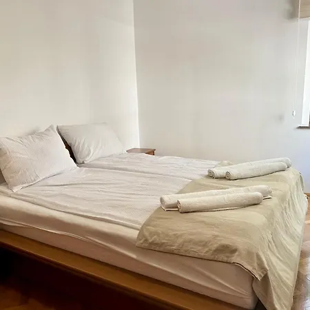 Apartment By Expert Aria Center
